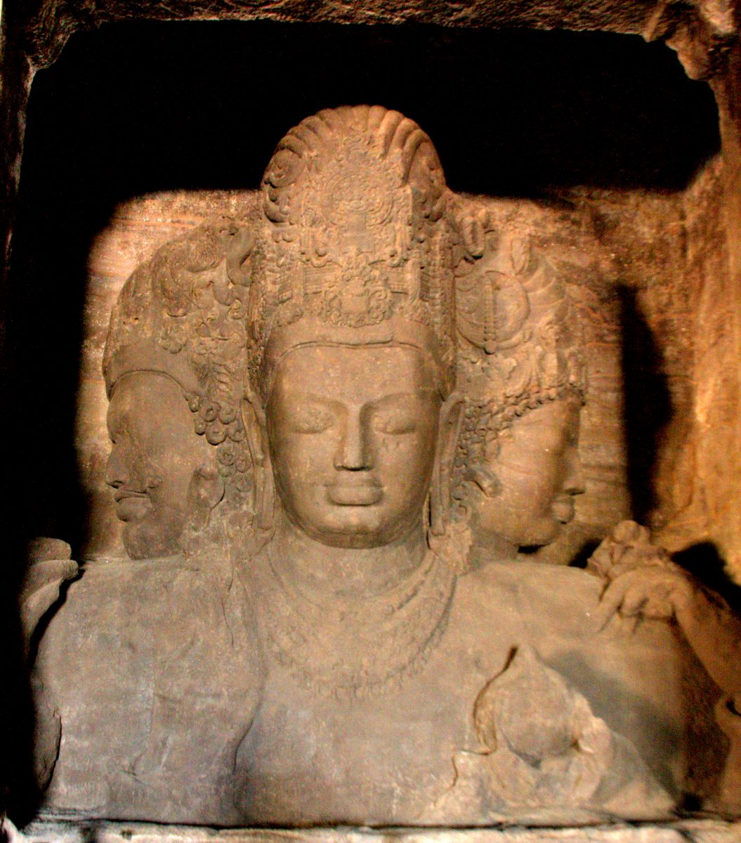 Figura 4. Mumbai, Elephanta Caves, Rappresentazione della Trimūrti (V-VII secolo).